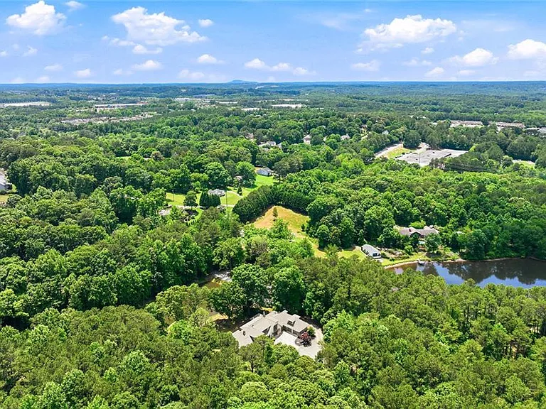 3735 Smithtown Rd — Photo 16