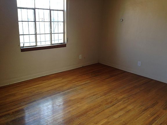 2nd image of 208 Morningside Dr SE #210