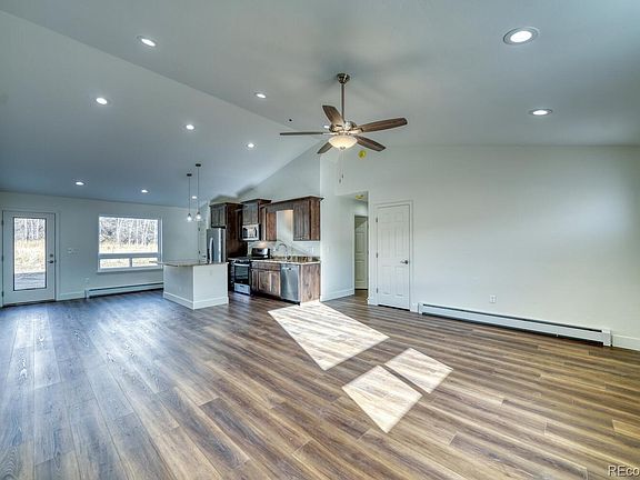 3rd image of 872 Hoover Circle