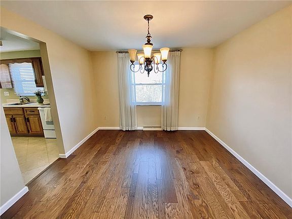 5th image of 278 Toura Dr