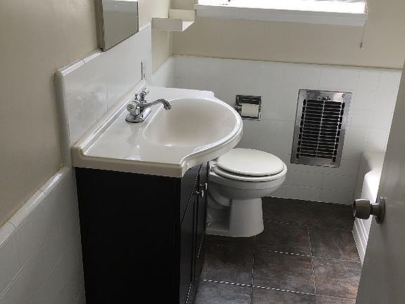 4th image of 1280 N Laurel Ave APT 5