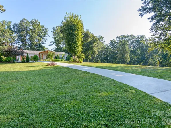 609 Old Mars Hill Hwy, Weaverville, NC 28787