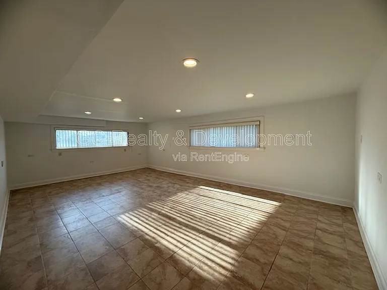 2N278 Prairie Ave — Photo 11