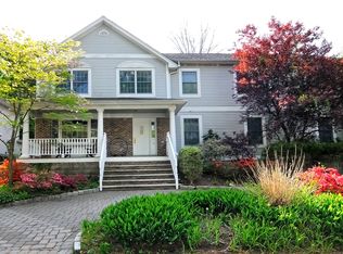 10 Locust St, Closter, NJ 07624