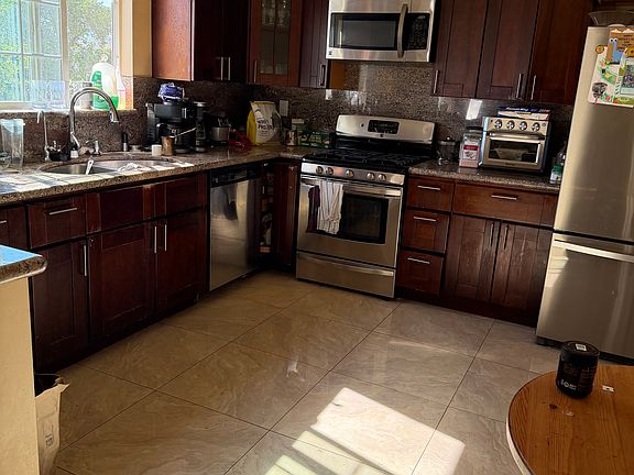 5th image of 7714 Atoll Ave