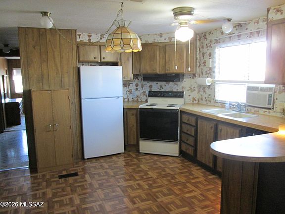 2nd image of 602 W Glenn St