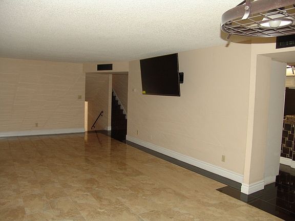 4th image of 6725 S Palm Dr
