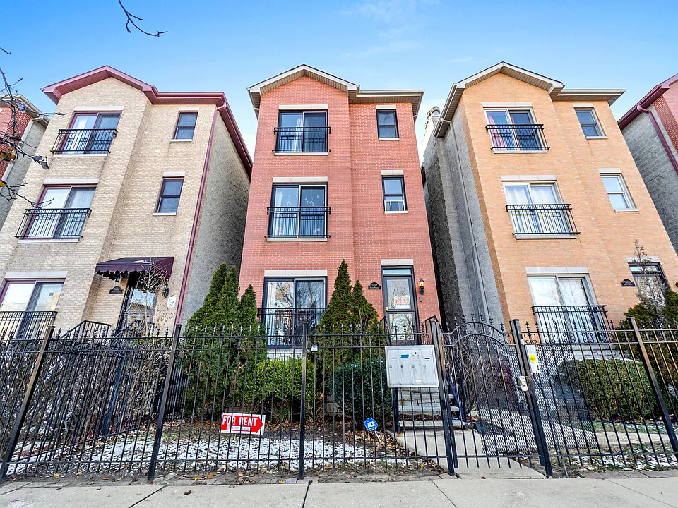 5852 S Prairie Ave #2