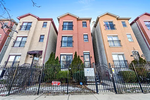 5852 S Prairie Ave #2 Photo 1