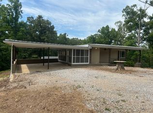 585 Pennington Lake Rd, Columbus, MS 39705