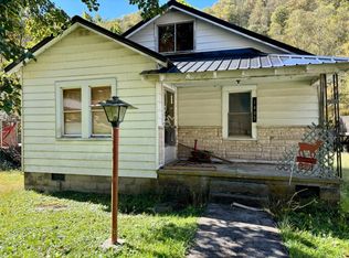 1485 Cook Pkwy, Oceana, WV 24870