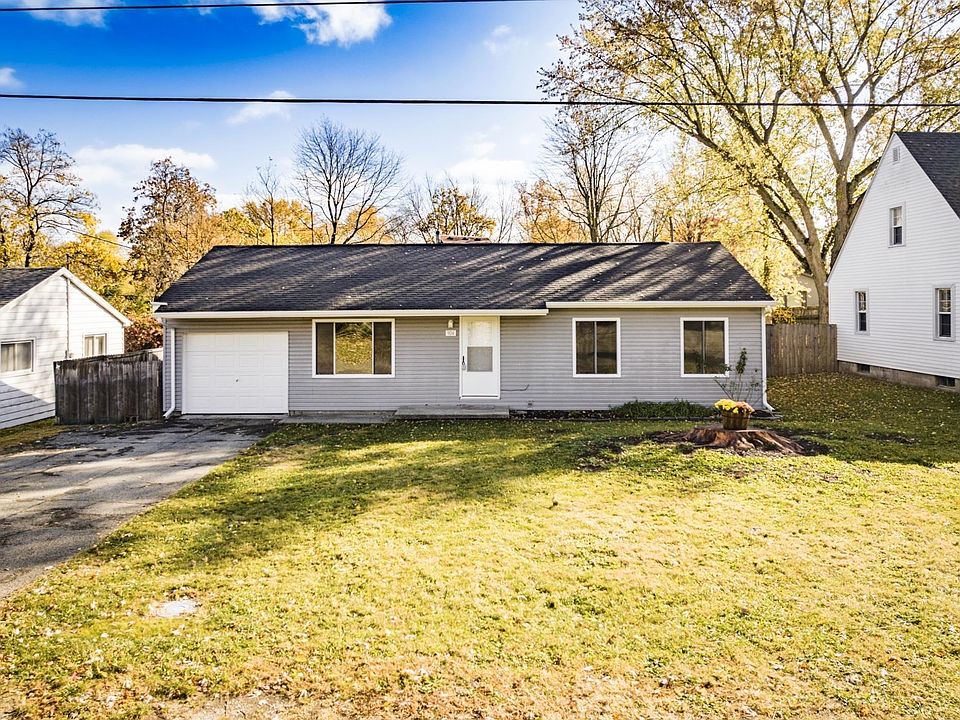 1st image of 904 N Clarkdale Dr