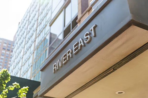 Rented by Greystar | media 7