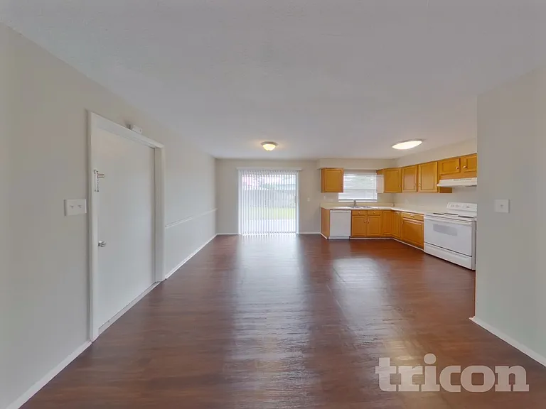 125 Hidden Lake Dr — Photo 3