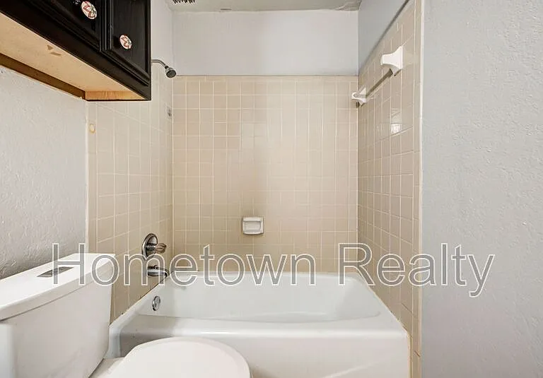 1713 Hillcrest Dr — Photo 25