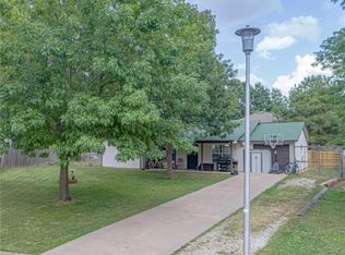 2406 Ravenswood, Fayetteville, AR 72704