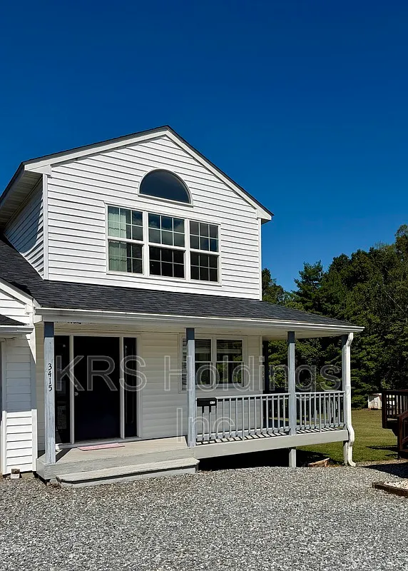 2 bed, 1.0 bath, 1200 sqft, $1,099 — Photo 1