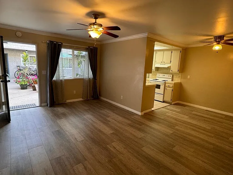 3985 Riviera Dr #B — Photo 3