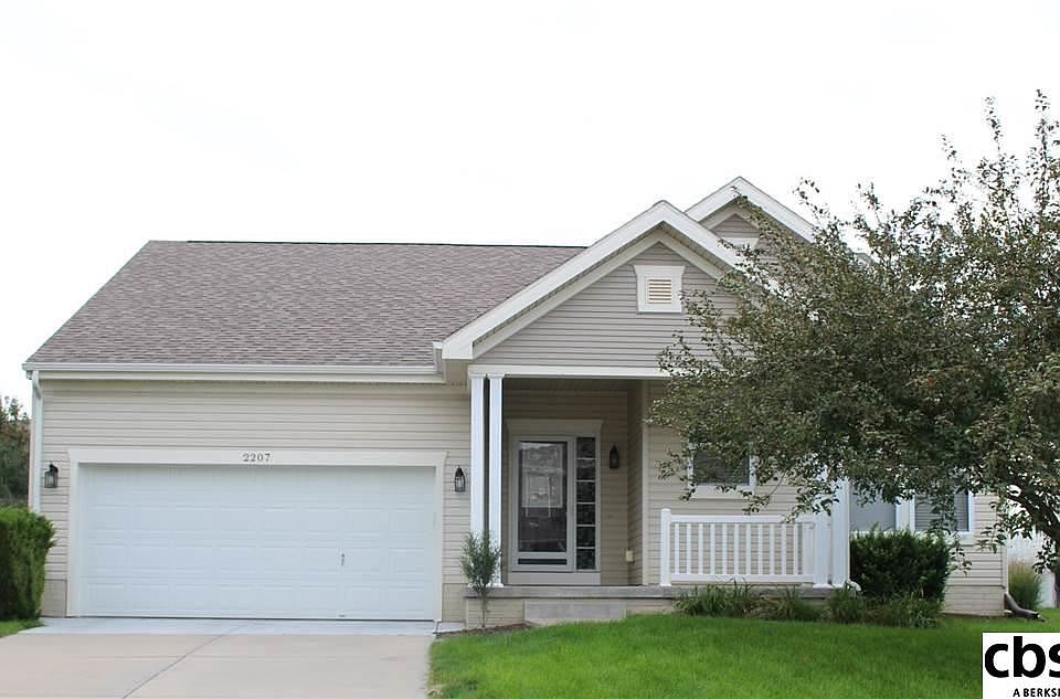 1st image of 2207 Diane St