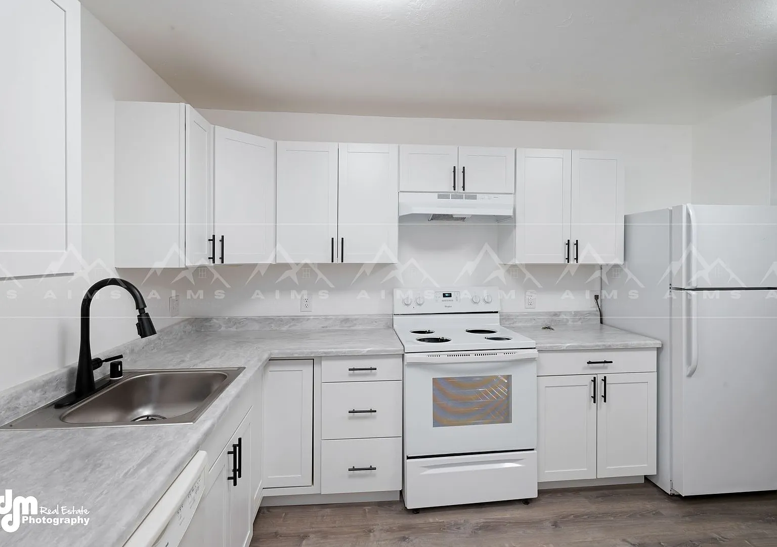 Silverfox Apartments (12501) — Photo 4