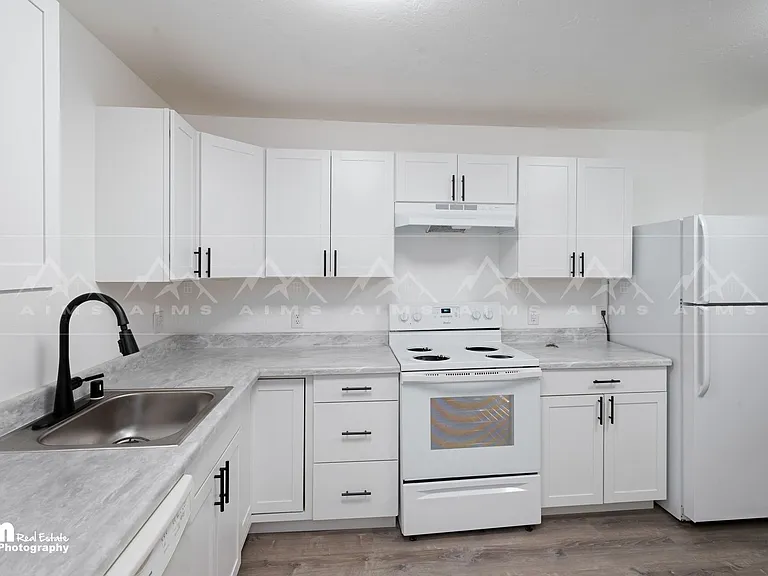 12501 Silver Fox Ln — Photo 7