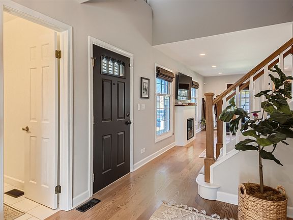 2nd image of 104 Cloverdale Ln