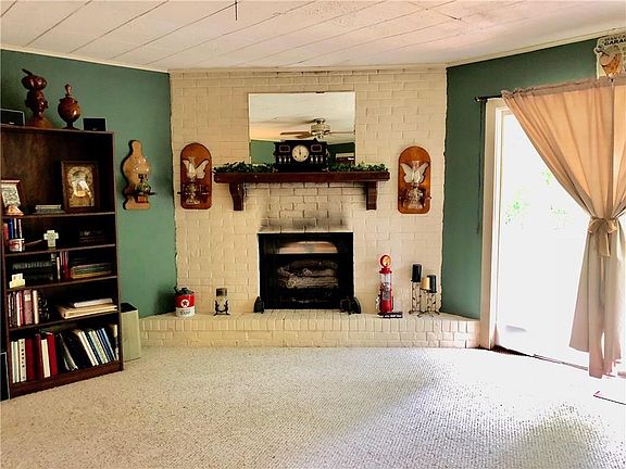 4th image of 613 W Oak Ln