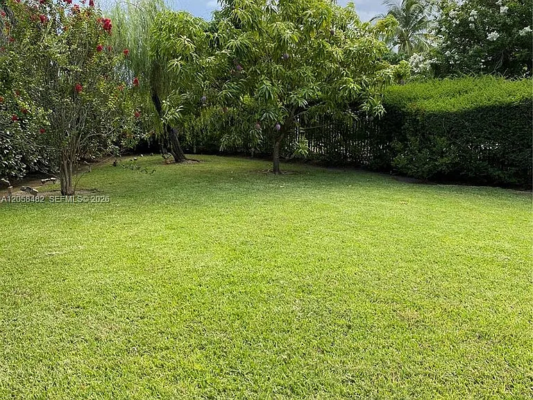 7888 SW 195th Ter — Photo 11