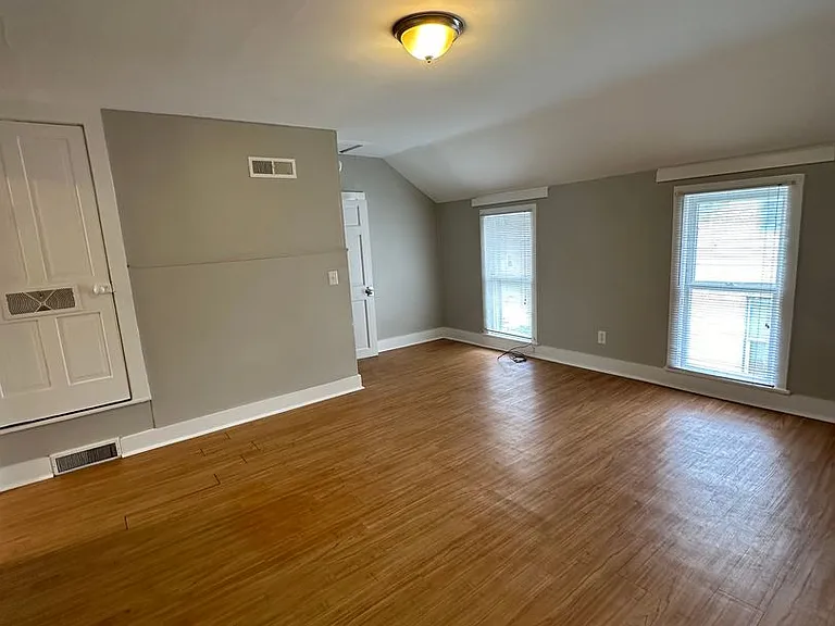 1315 Morton St HBS — Photo 3
