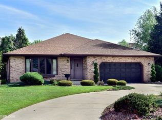 10904 Chaucer Dr, Willow Springs, IL