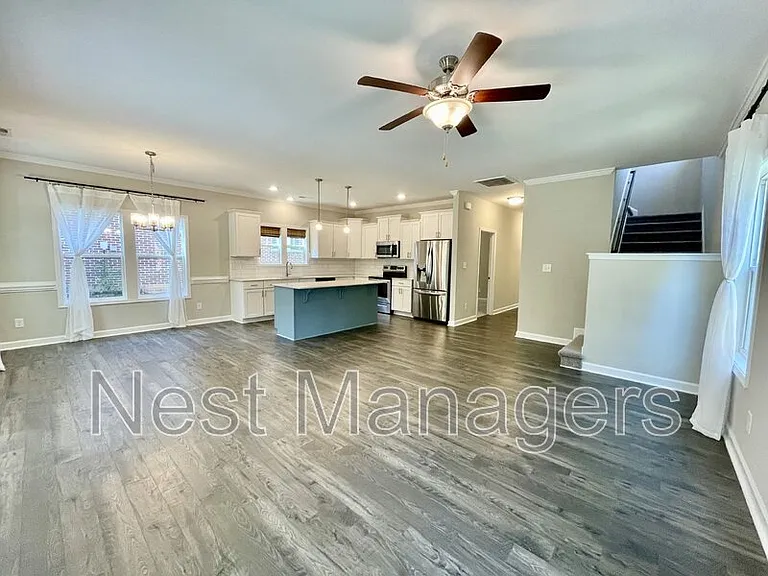 1102 Norwood St — Photo 12