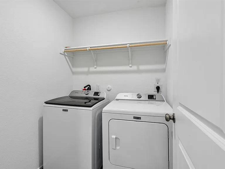 3188 Dispatch Dr — Photo 33