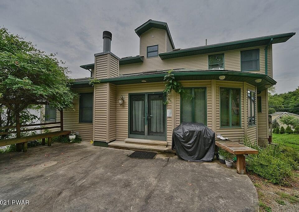 1st image of 65 Glenwood Ln