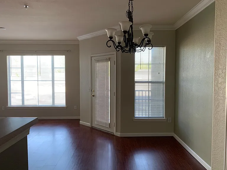 8290 Gate Pkwy W #910 — Photo 25