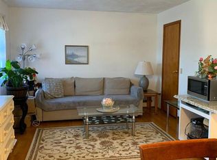 4 Bedford Rd, Somerset, NJ 08873