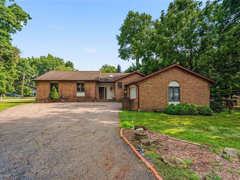 1st image of 3602 Heatherwood Cir NW