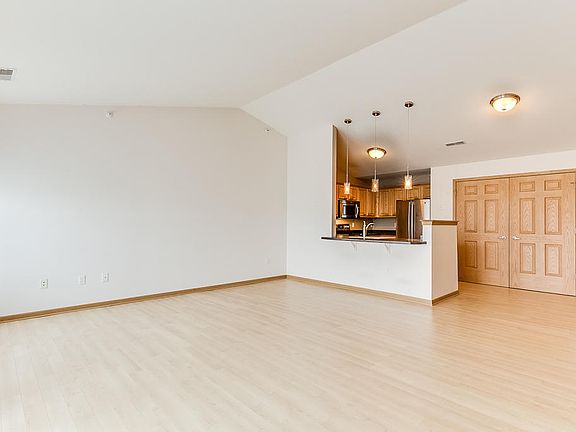 4th image of 6672 102nd St #3-15
