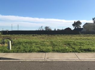 3136 Walnut Ln, Riverbank, CA 95367