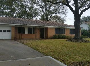 5104 Somerset Dr, Baytown, TX 77521
