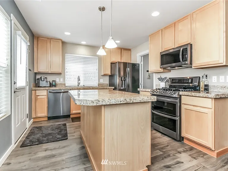 6511 Douglas Ave SE — Photo 11