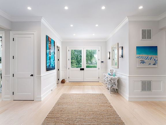5th image of 65 Middle Pond Rd