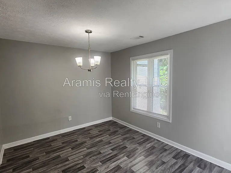 5566 Windwood Rd — Photo 7