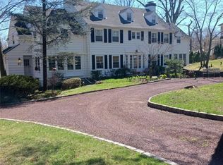 91 Station Rd, Great Neck, NY 11023