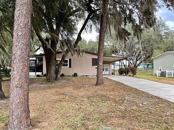 3rd image of 212 Magnolia Dr