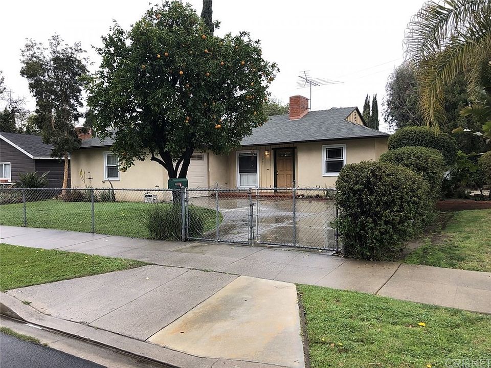 1st image of 7831 Encino Ave