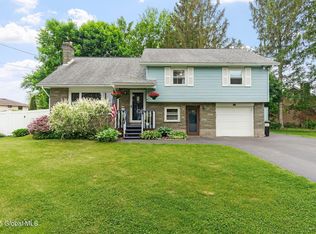 129 Charlton Rd, Ballston Lake, NY 12019