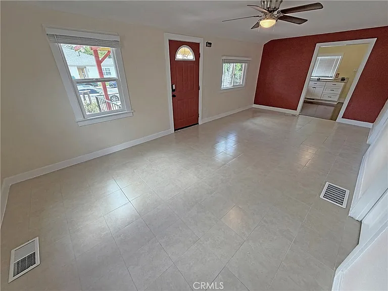 810 Pine St — Photo 4