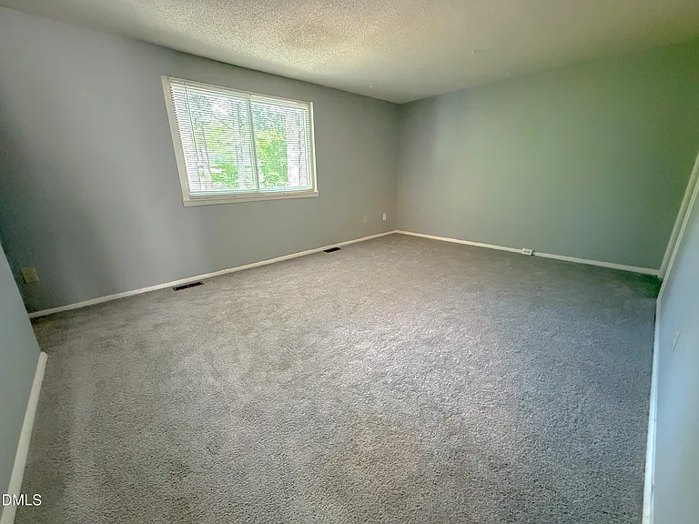 7718 Kelley Ct — Photo 11