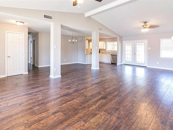 5th image of 1813 Christopher Dr