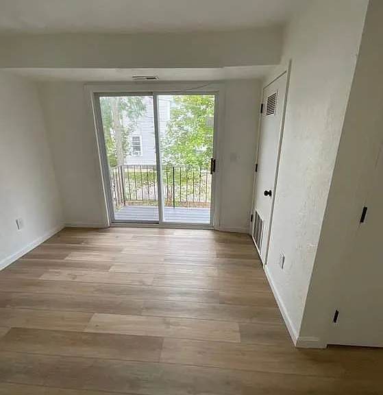 648 Washington St #3 — Photo 4